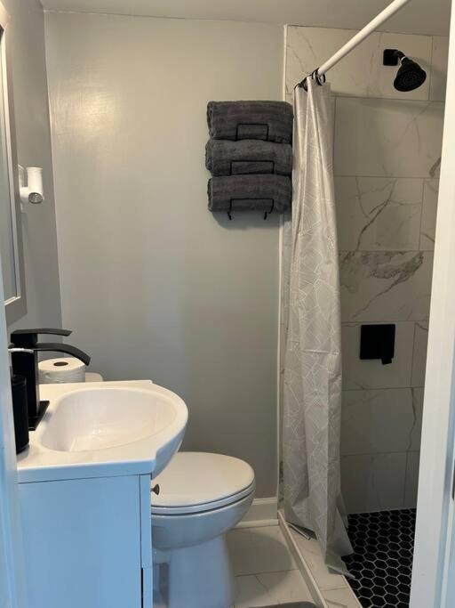Comfy Lower Lvl Apt With Jetted Tub Near Uptown And Unc Charlotte Dış mekan fotoğraf