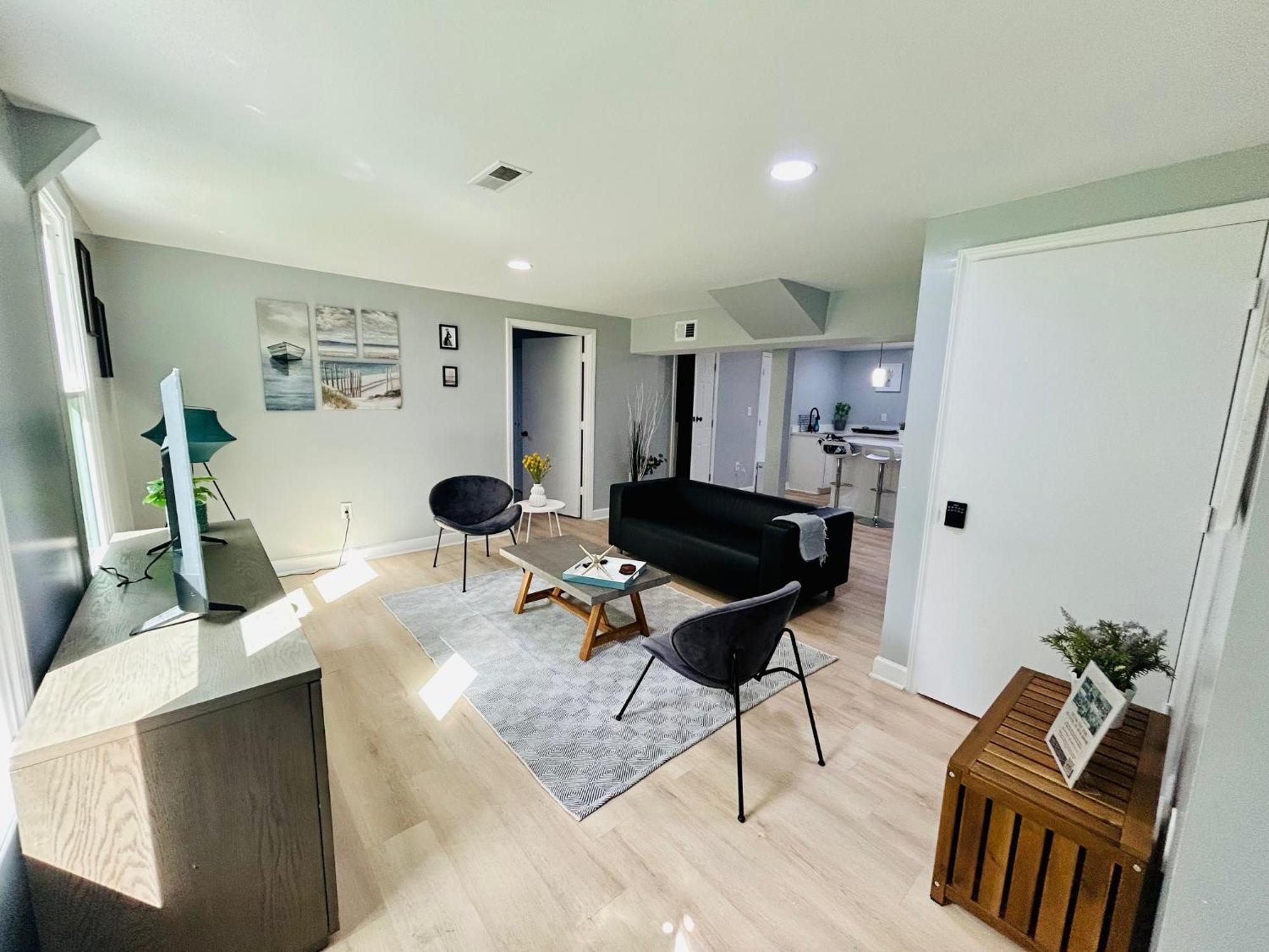 Comfy Lower Lvl Apt With Jetted Tub Near Uptown And Unc Charlotte Dış mekan fotoğraf